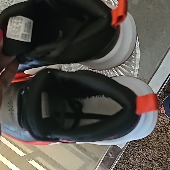 Adidas basketball shoes size 11k (own the game) - Picture 6 of 8